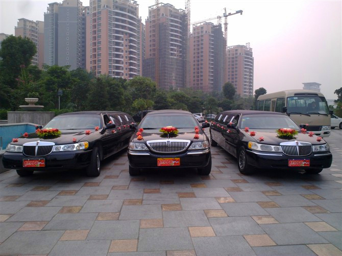 加長林肯黑色新款婚慶花車
