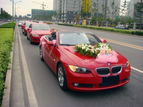 寶馬敞蓬跑車(chē)婚禮花車(chē)